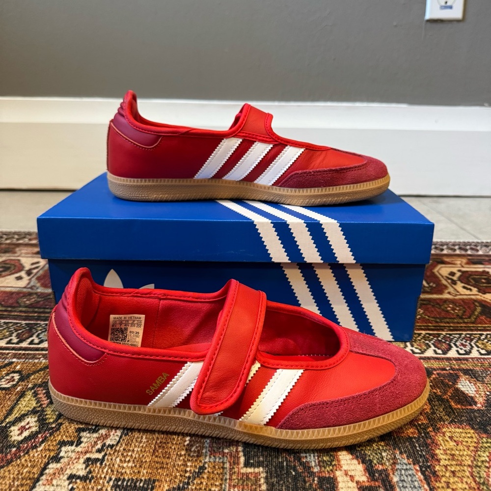 Adidas Samba Jane in red 8.5
